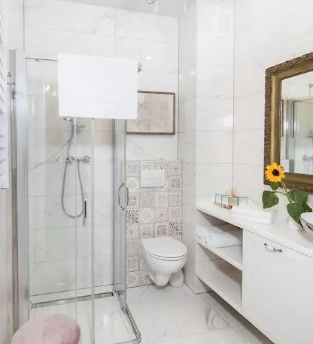 1 - Bedroom - Plac Na Groblach 19 *